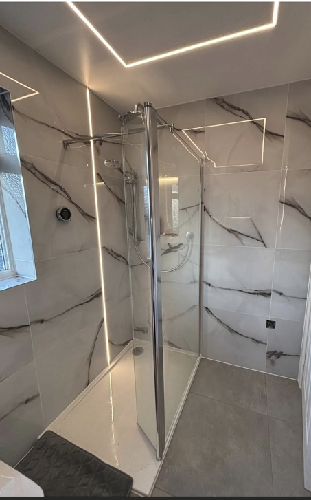 Walk-in shower lighting